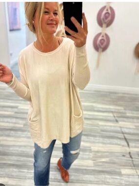 tea n rose Cream Long Sleeve Pocket Knit Tunic
